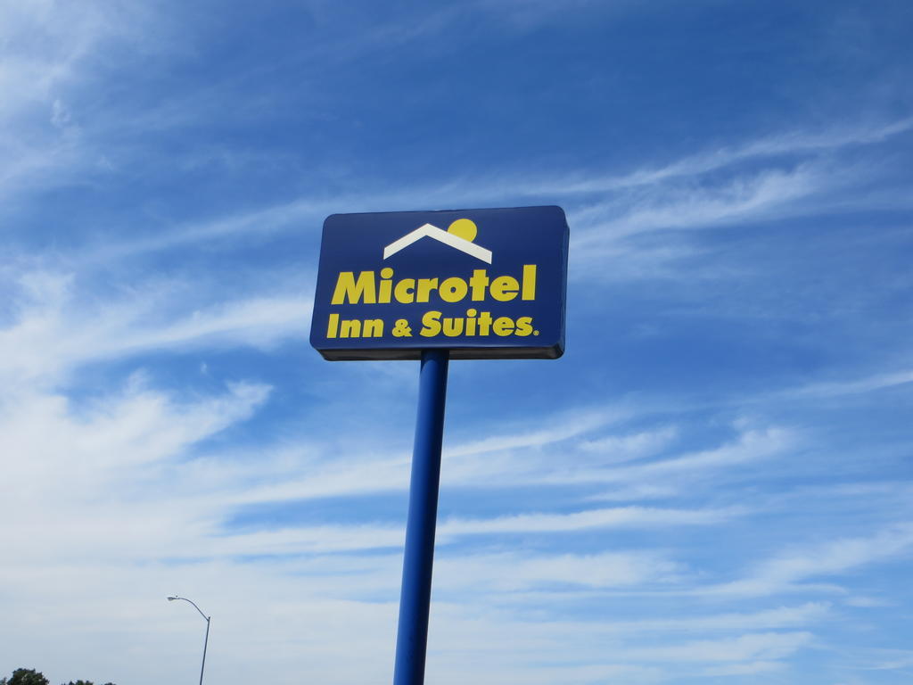 Microtel Inn & Suites By Wyndham Colfax Zewnętrze zdjęcie